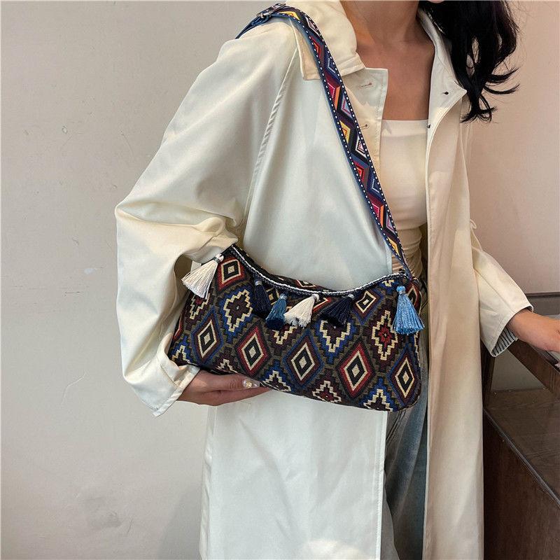 Female Ethnic Style Large Capacity Bag Tassel Bag Tote Bag Crossbody Bag Simple and Beautiful Shoulder