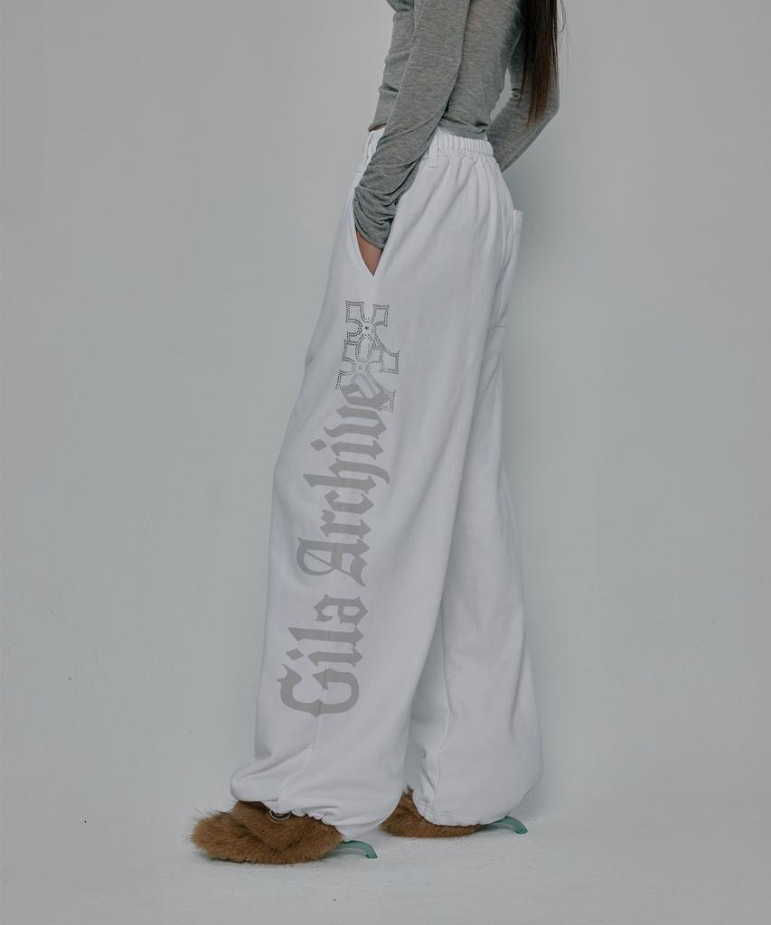 Gillaakaibeu Side Cross Logo Sweatpants_White