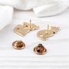 2 Teile/satz Paar Freund Katzen Brosche Set Nette Schwarz Und Weiß Kätzchen Emaille Pins Cartoon Katze Klaue Fishbone Abzeichen Tasche revers