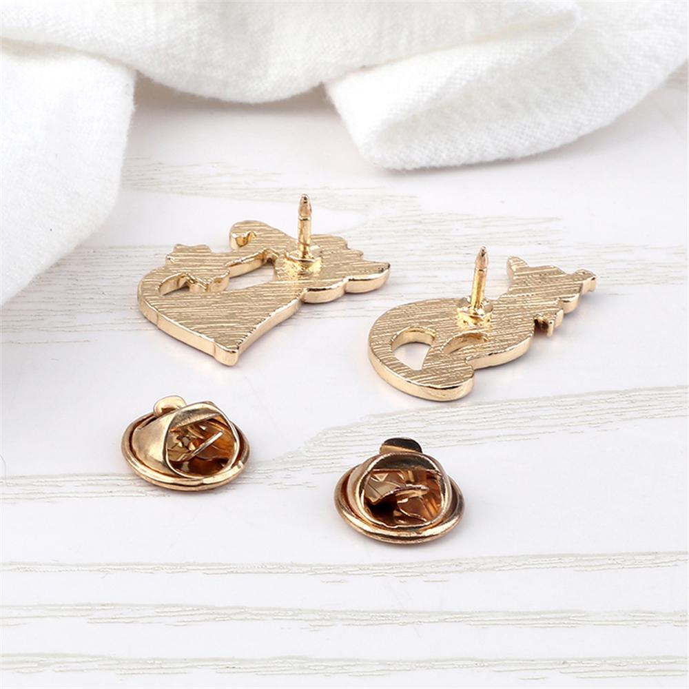 2 Teile/satz Paar Freund Katzen Brosche Set Nette Schwarz Und Weiß Kätzchen Emaille Pins Cartoon Katze Klaue Fishbone Abzeichen Tasche revers