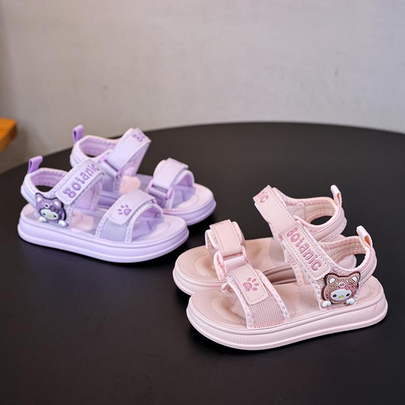 Children's open-toe beach shoes for spring and summer, cute bear-themed hook-and-loop sandals for girls.