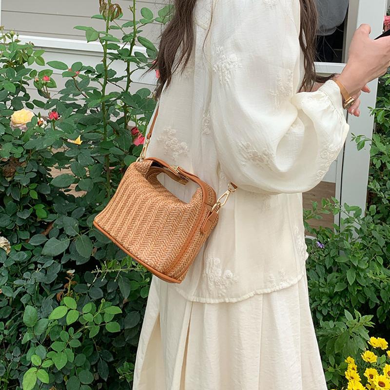 Retro Straw Crossbody Bag For Women Bohemian Small Knitting Summer Purse And Handbag Vacational Bucket Beach Bags