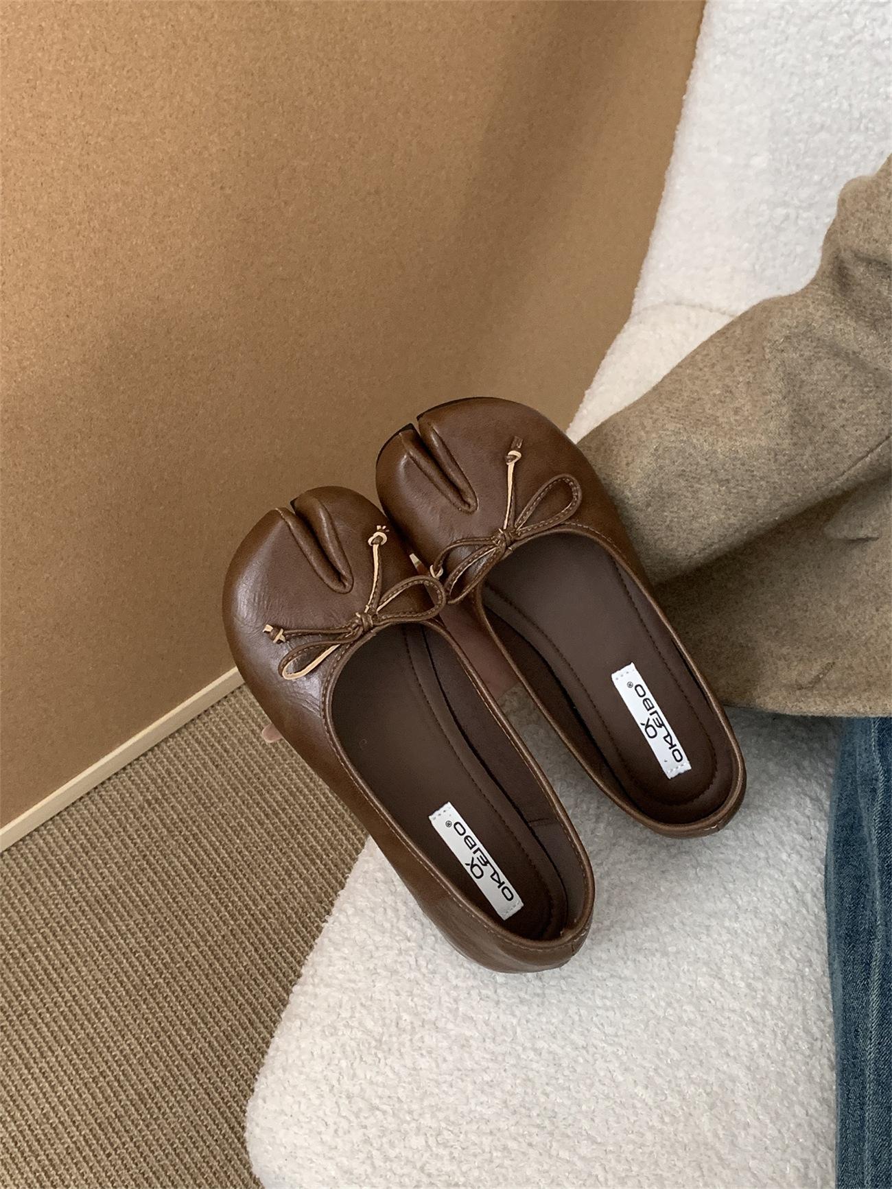 

Gentle fairy wind heightening bow split-toed shoes single shoes 2025 new late evening wind niche soft-soled pig s trotters 39 коричневий