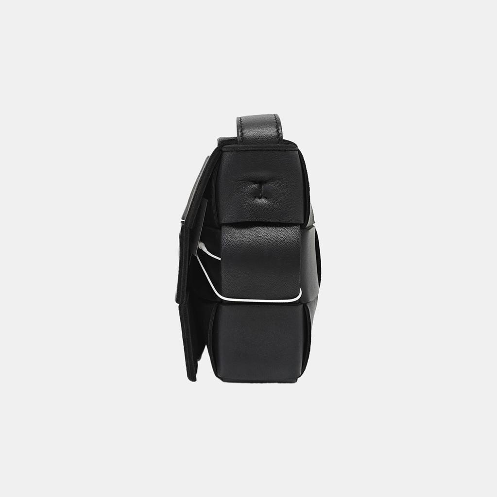 [Pre-Owned] Bottega Veneta Cassette Bag 'Black/Silver' - Very Good #1VFWN5Z