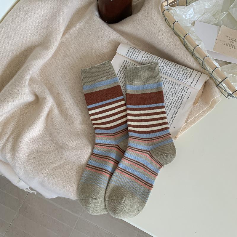 

25 Autumn And Winter Striped Socks Children S Retro Mori Maillard Contrasting Color Medium Tube Cotton Socks Birkenstocks Women S Socks One size fits all зелений