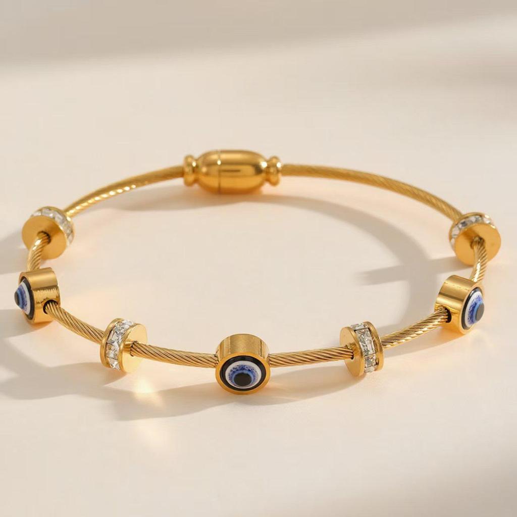 Simple Fashion Women's Titanium Steel Intertwined Roman Numeral Bracelet with Diamond Inlay, Double Layer Buckle, Colorfast Jewelry.