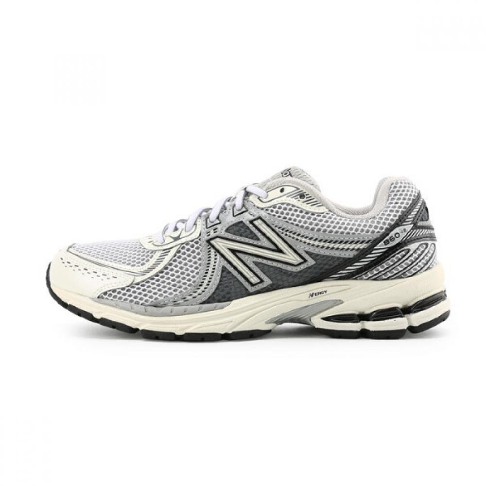 New Balance 860 V2