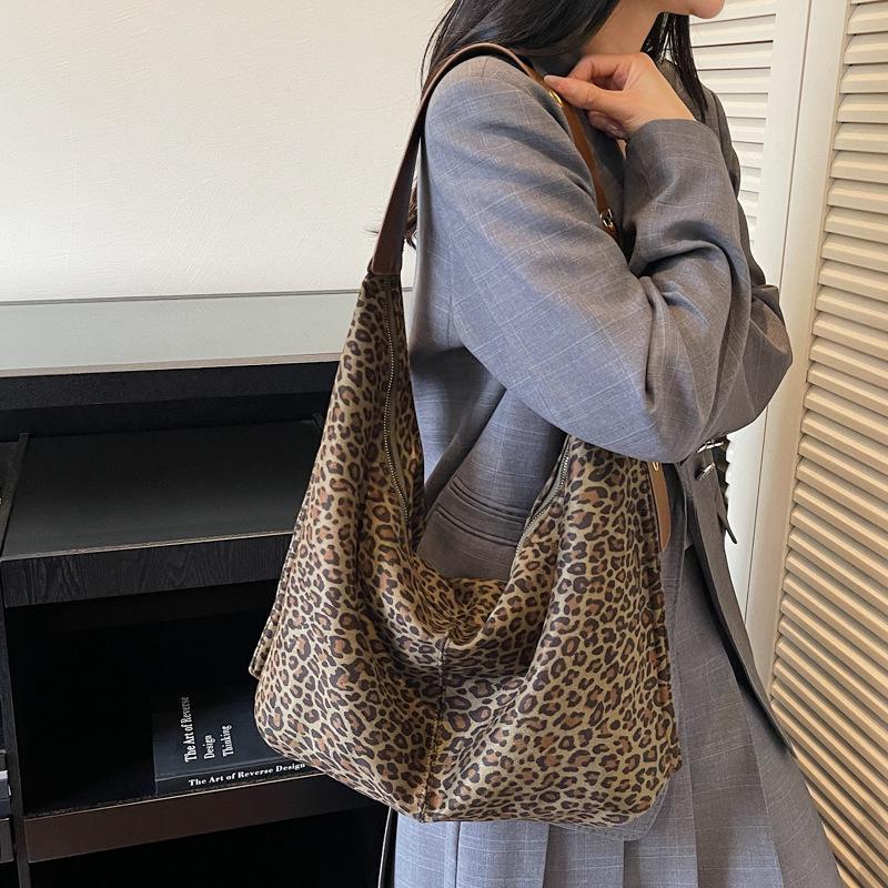 2025 New Leopard Print Versatile Women's Shoulder Bag - Casual, Stylish, Large Capacity Handbag