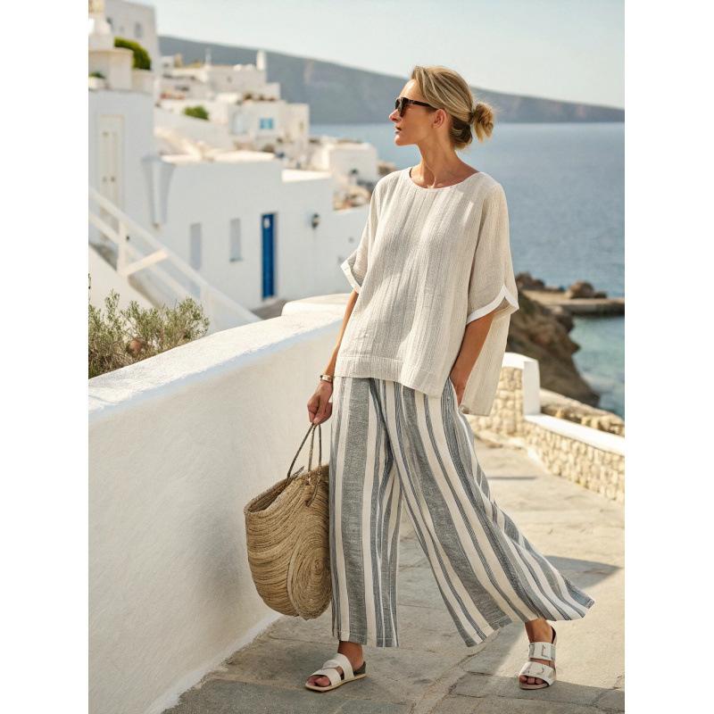 A New Summer Women's Clothing, Printed Striped Color Matching Medium-sleeved Crew Neck Top, Straight Casual Suit.