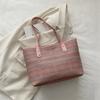 Fashionable and Stylish Color-matched Crossbody Bags Are Popular, Along with Tote Bag