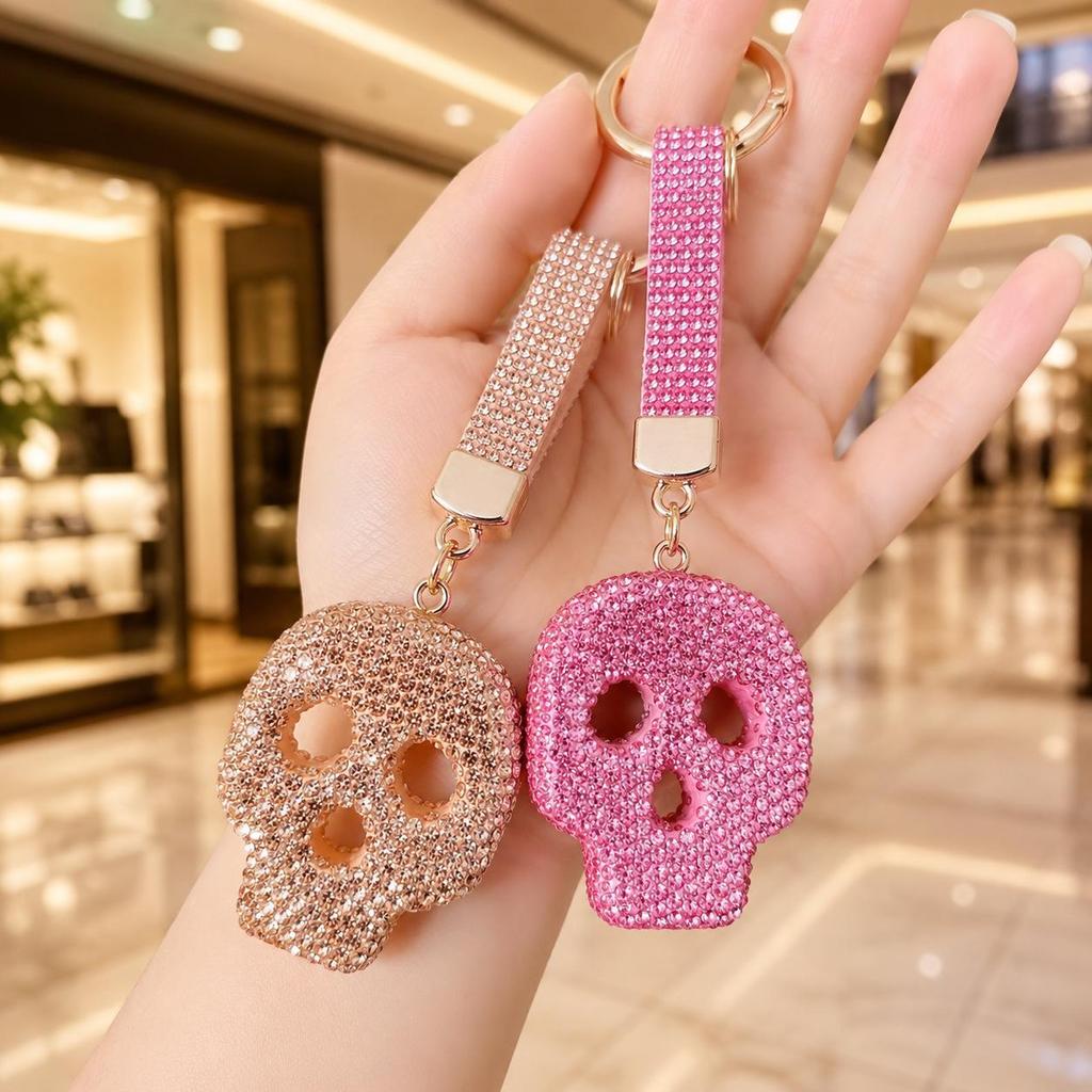 Luxury Crystal Diamond Skull Car Pendant and Fashion Keychain Charm