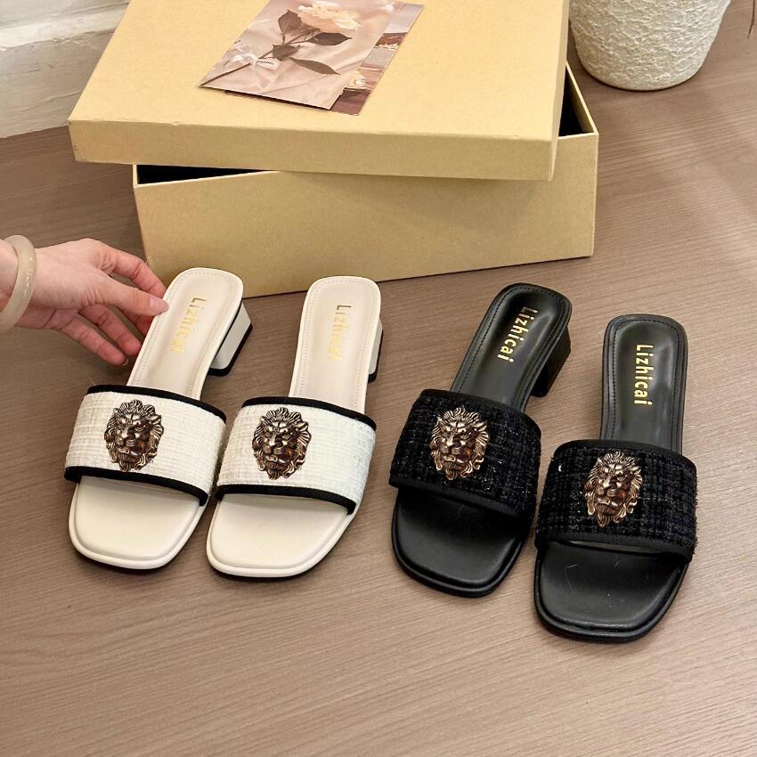 Summer couples Flip-flops Brand Designer Casual Be ach slippers women's  luxury sandals Italian Dinner Party style