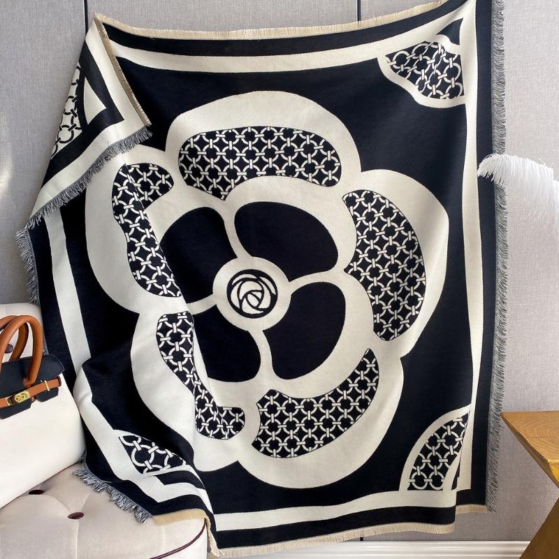 New imitation cashmere scarf women's winter thickened warm square scarf fashionable versatile elegant cape