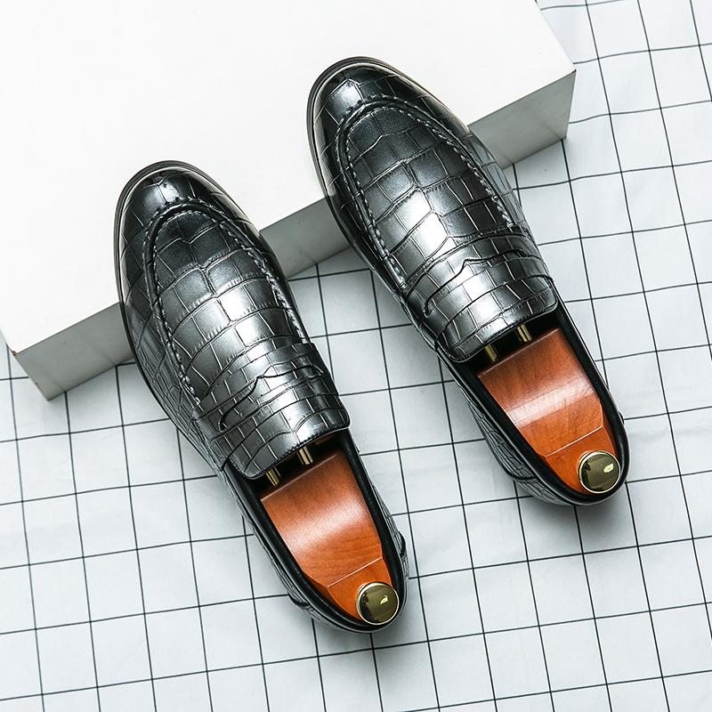 Britain Retro Men's Pointed Alligator Pattern Flats Business Leather Shoes Male Casual Loafers Formal Dress Footwear