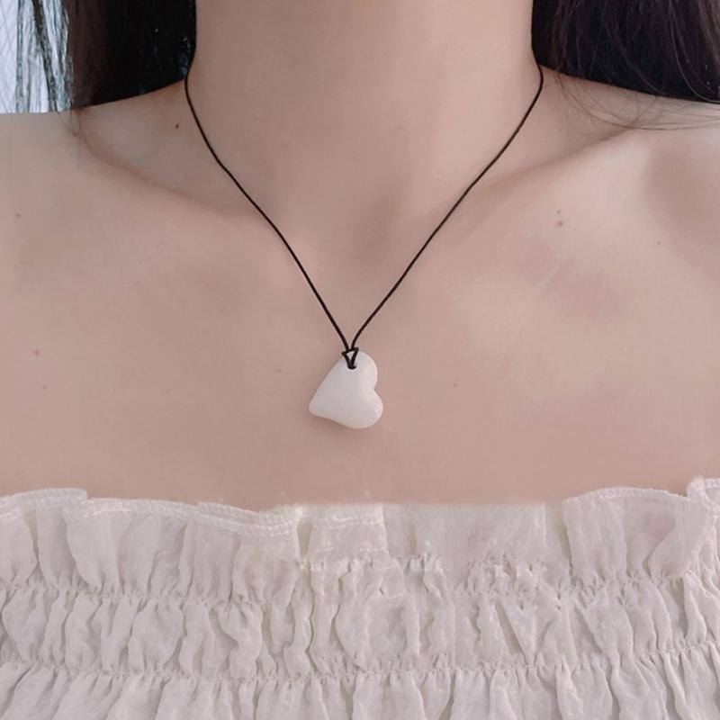 2 Pieces Dual-Layered Heart Pendant Necklace Chain Necklaces Beads Chokers Heart Chain Necklaces Party Jewelry for Girls