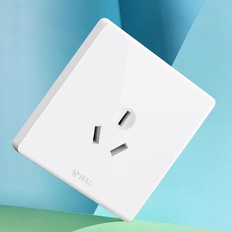 3-контактная бытовая вилка питания 16А