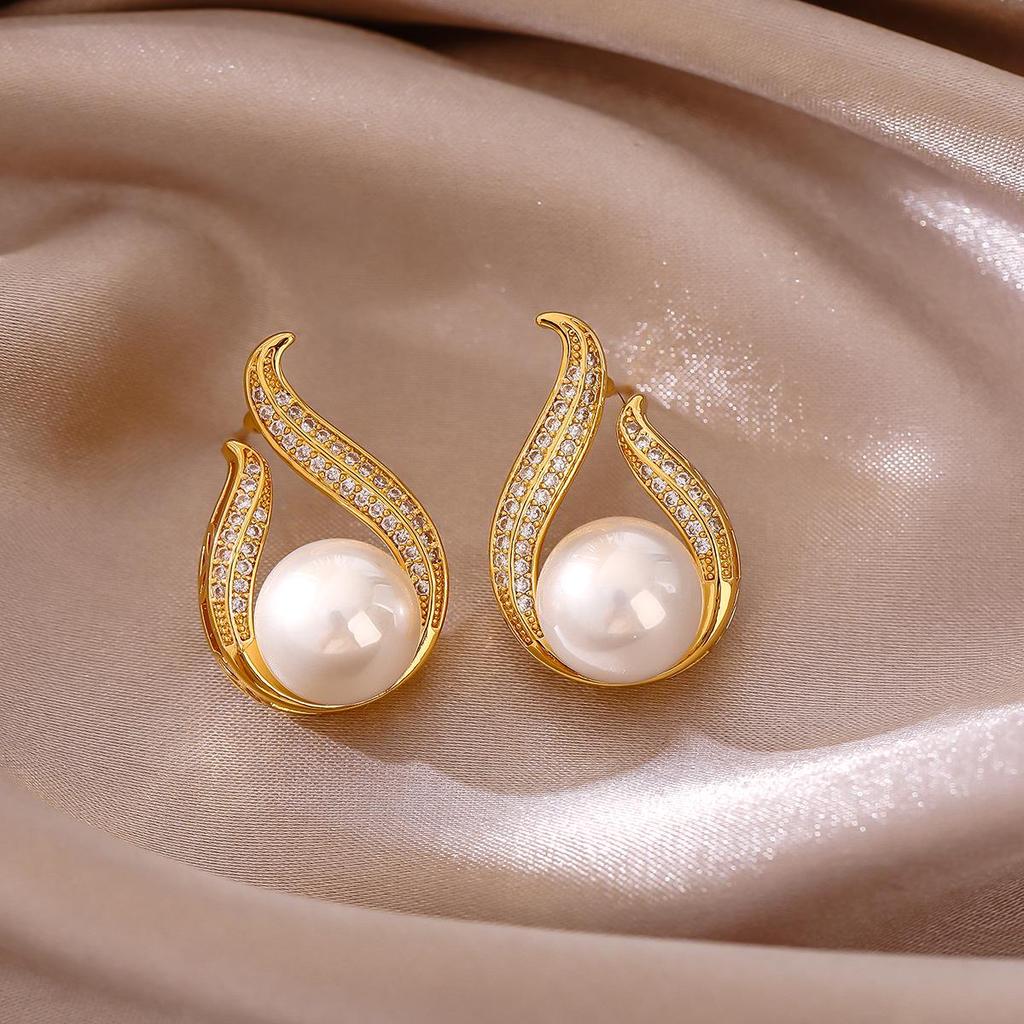 High-End Zircon & Pearl Stud Earrings - Flame Design, Socialite Style, Light Luxury