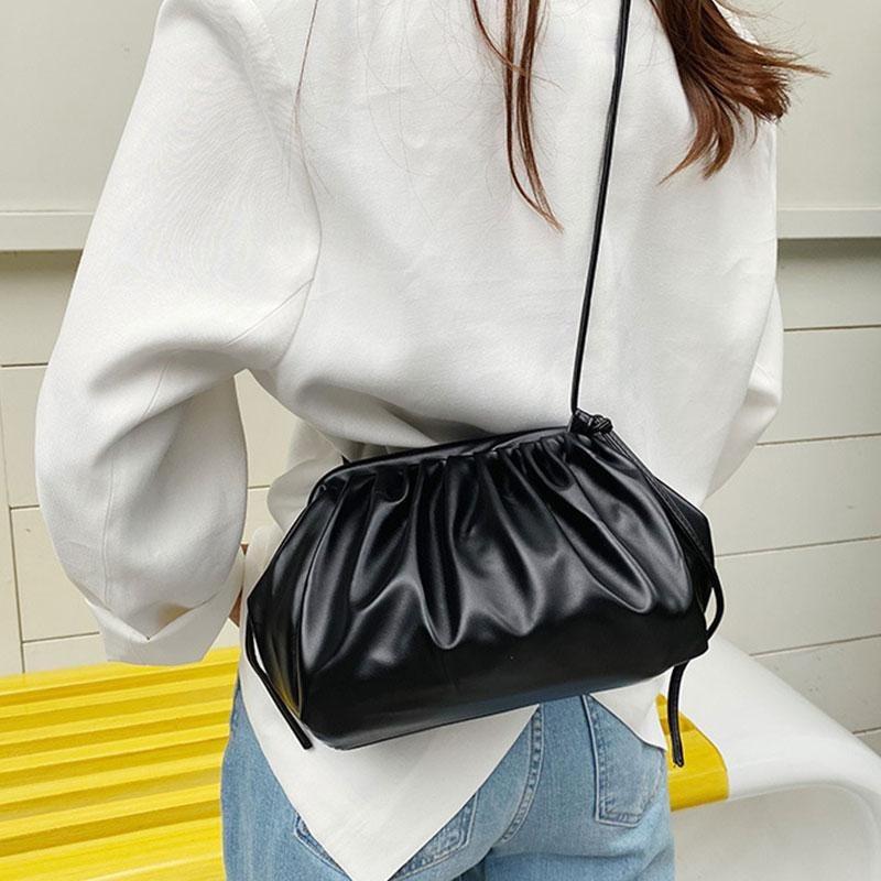 Dames Party Crossbody Tas PU-leer Enkele schouder Cloud Bag Knoedeltas Messenger Bag Zacht Eenvoudige mode