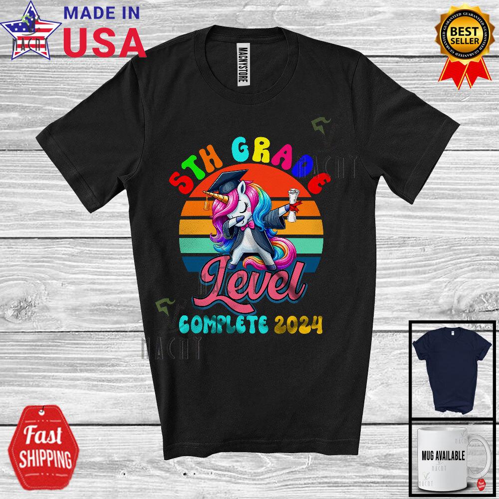 

Retro 5th Grade Level Complete 2024, Graduation Dabbing Unicorn, Gamer T-Shirt 3XL