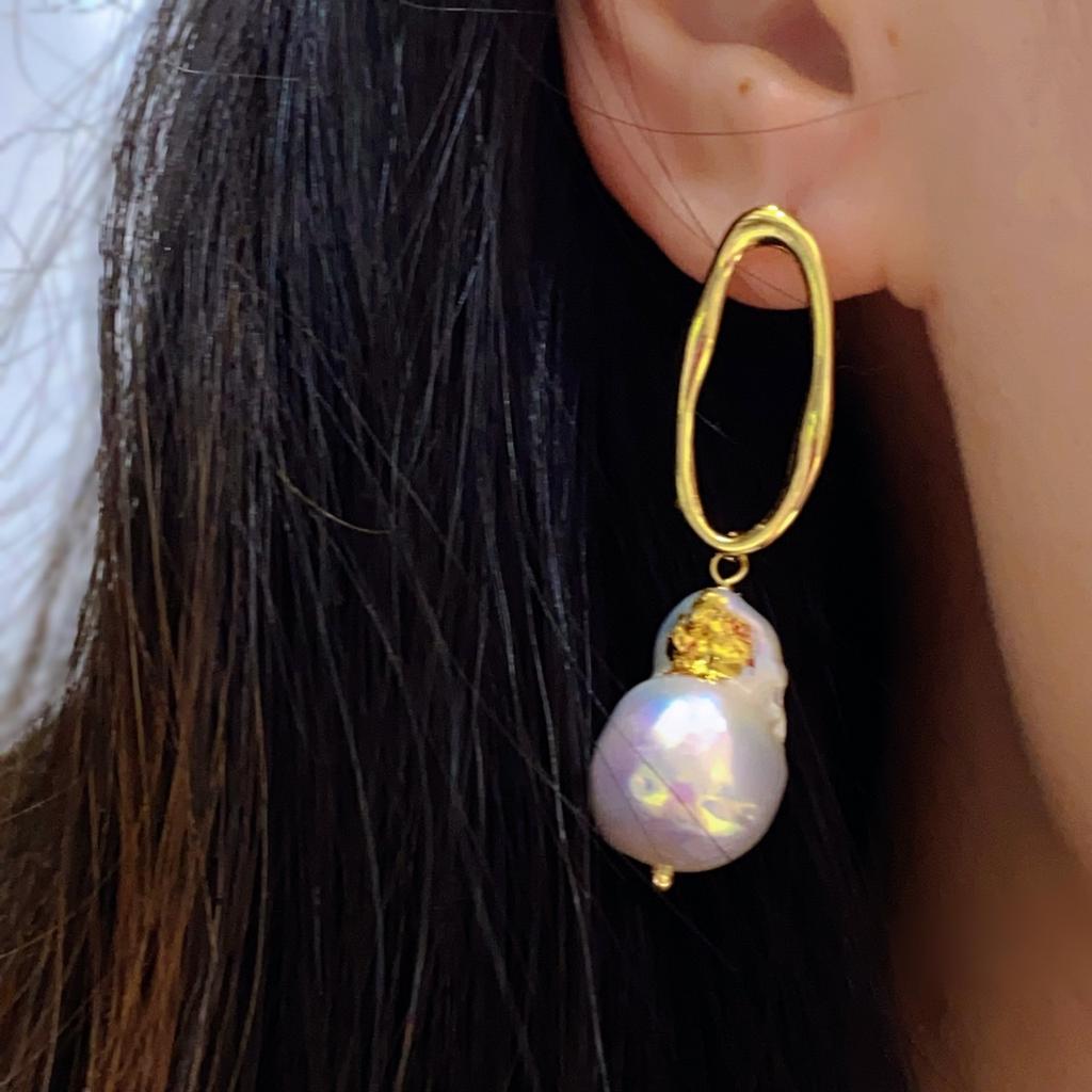 Unique gold foil design natural wrinkle Edison pearl earrings light luxury ear jewelry 2024 tide foreign gas stud earrings