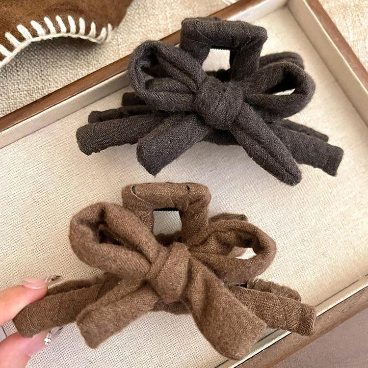 Korean Fabric Bow Claw Clip: Chic, Versatile Hair Accessory for Women
