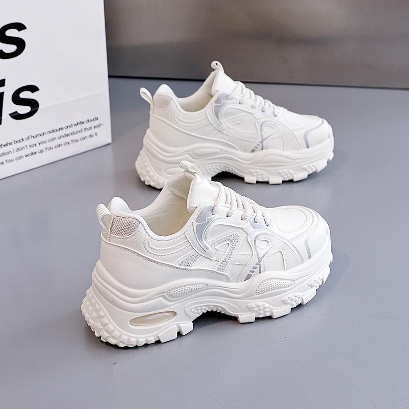 New autumn leather lightweight casual anti slip sports shoes with thick sole and height increasing dad shoes