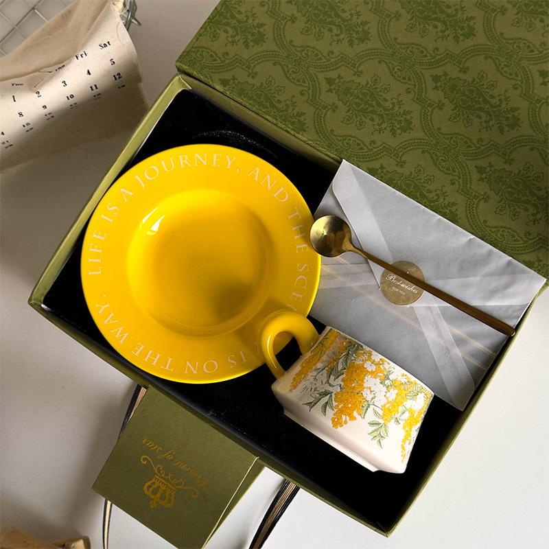 Mittelgroßer Keramikbecher Untertasse Gelb Gazelle Untertasse Kaffeetasse Untertasse, Geschenkbox Nachmittagstee Tasse Hochwertiges Design 260ML