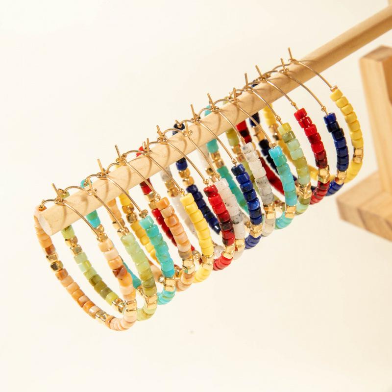 New light luxury French earrings, retro versatile earrings, resin colored gold bead jewelry