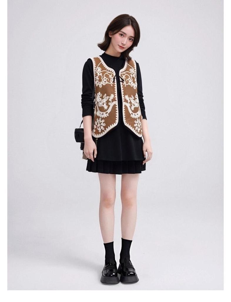 Retro Corduroy Lambswool Vest with Heavy Embroidery and Shoulder Pads - European and American Style