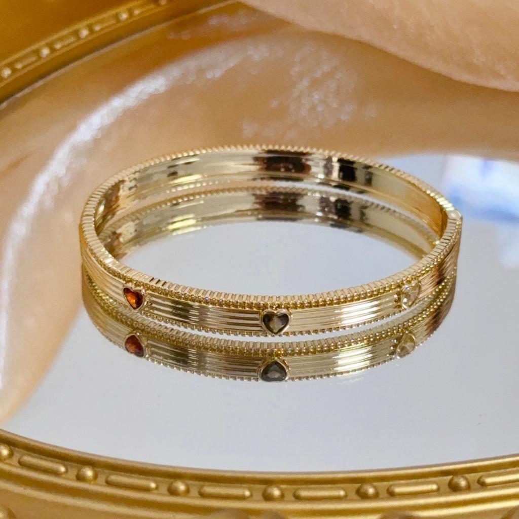 Coração de Amor Cravejado Artesanato de Diamantes Material Ouro V Estilo Clássico e Fashion Esmeraldas e Ônix Estilos Unissex Podem Ser Usados