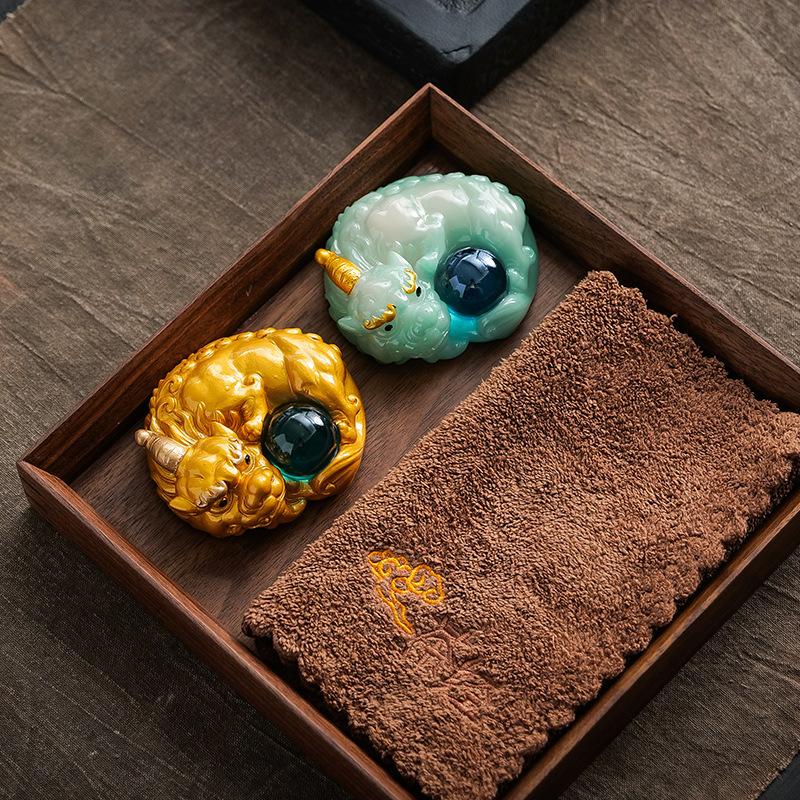 Farbwechselndes, vermögensanziehendes Pixiu Teehaustier - Handgefertigtes Kunstharzhandwerk Feng Shui Heimdeko Mini KungFu Teetischzubehör Geschenk