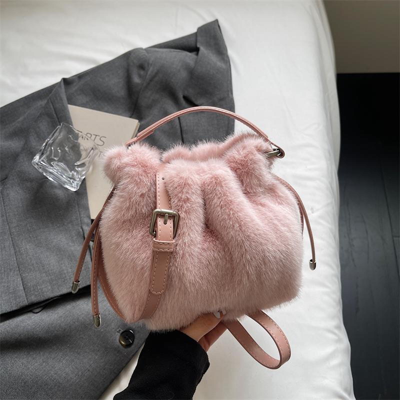 Chic Red Plush Handbags for Women Autumn Winter Faux Fur Mini One Shoulder Crossbody Bags French Texture Soft Plush Clutch