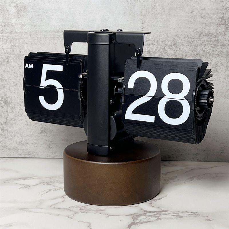 MiaoKe Retro Automatic Walnut Flip Clock: Simple Desktop Decor