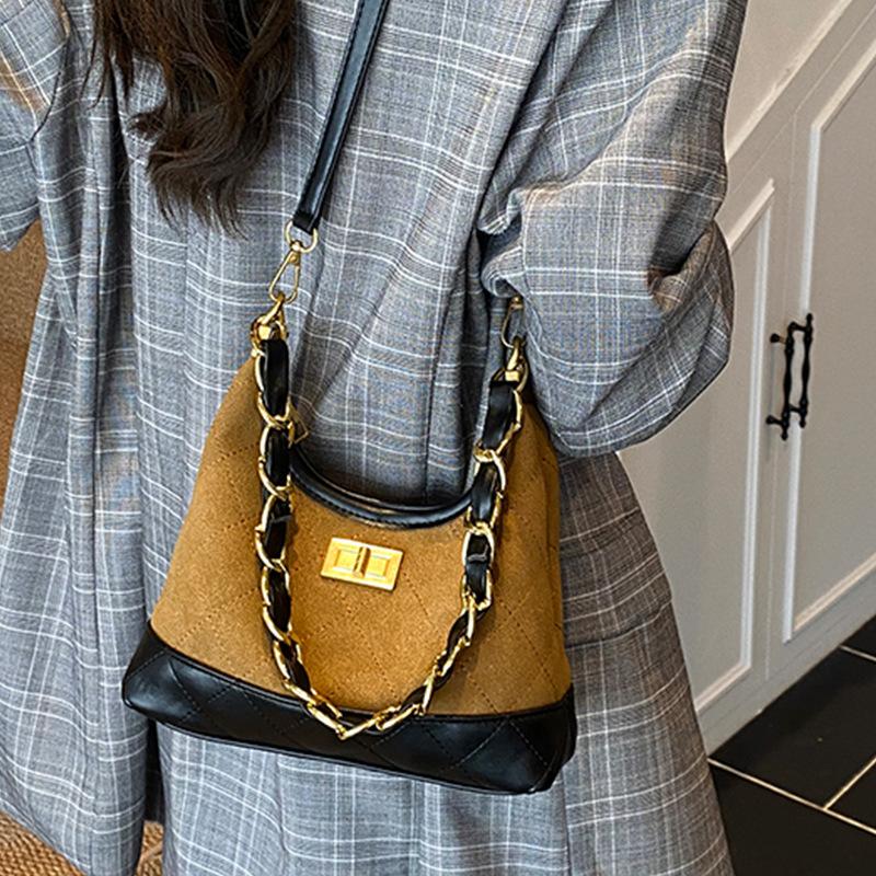 Premium diamond chain underarm bag women's 2025 new versatile retro messenger bag retro commuter dumpling bag