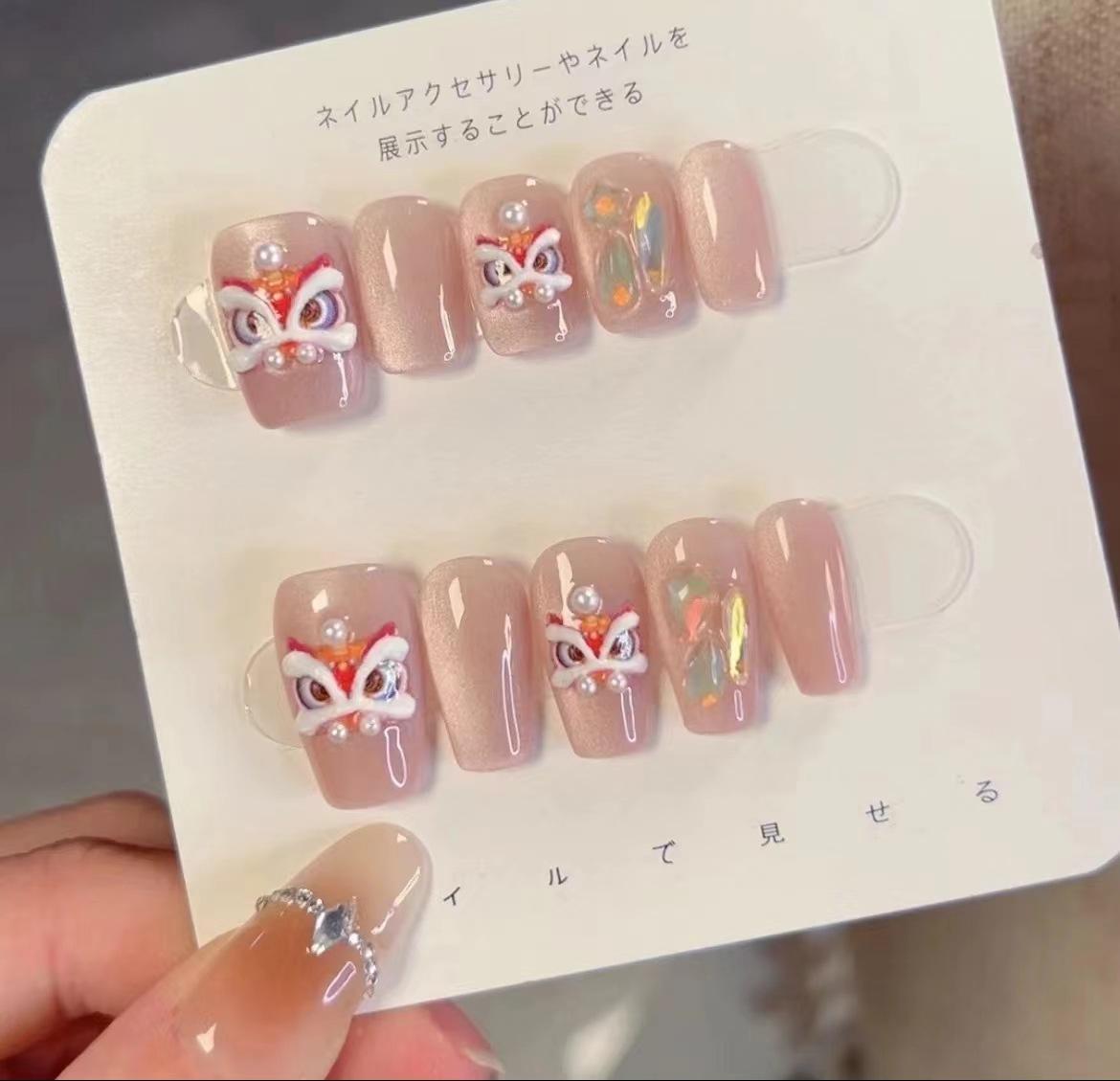 

Чисто ручная работа, фототерапевтическая броня для ногтей приносит деньги и пробуждает льва. Готовый продукт брони для ногтей. Многоразовые маникюрные патчи. Можно снимать. extra small