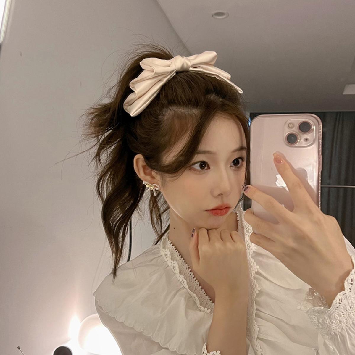 

Black 3D Bow Hair Clip - Princess Accessory for Women