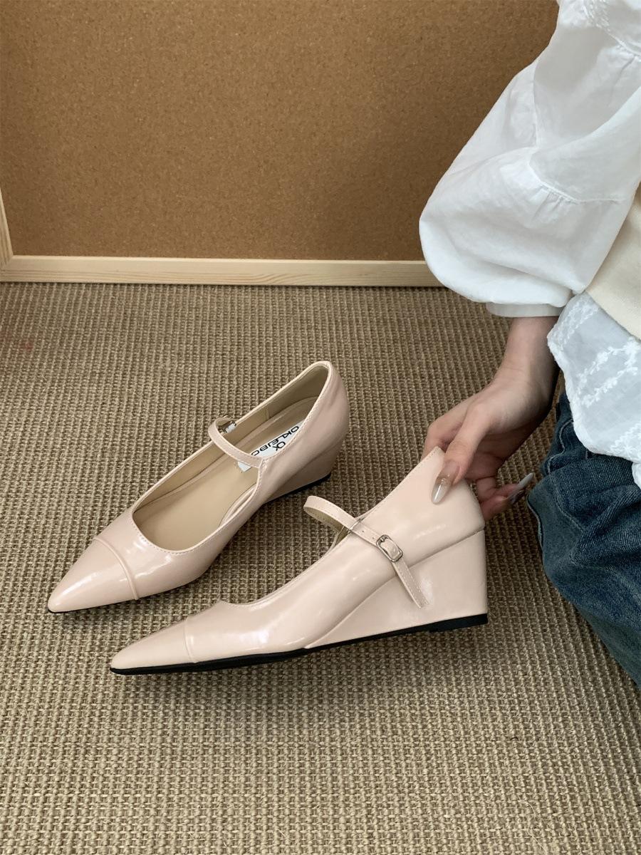 

Small 6~ increased wedge heel black pointed single shoes women s spring new French temperament commuter Mary Jane shoes 39 рожевий