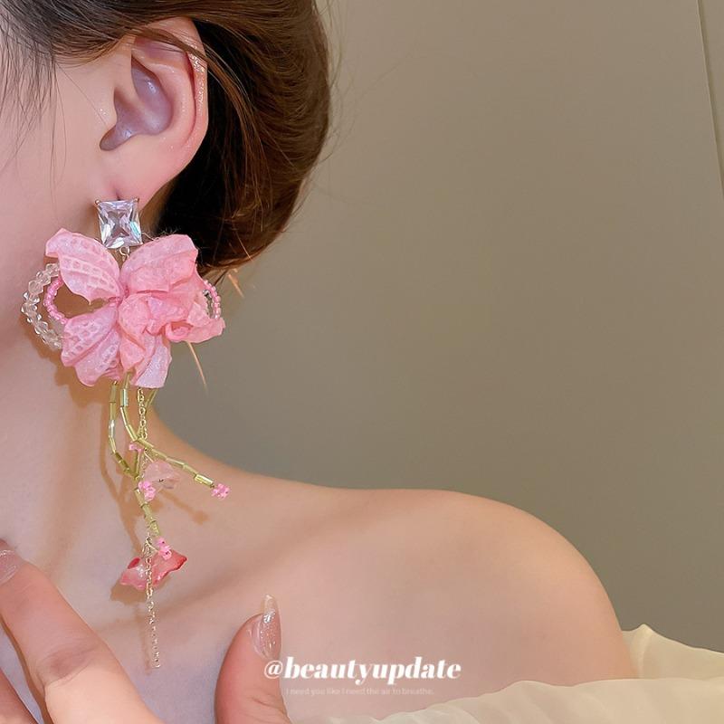 Silver Needle with Diamond Fabric, Flower Fringed Earrings, Sweet and Gentle Stud Earrings, Femininity, Versatile Earrings, Niche and High-end Sense