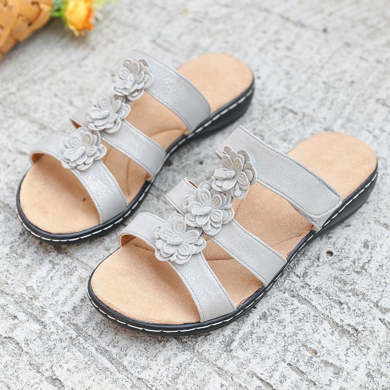 Summer sandals new hollow flat-bottomed fish mouth flower casual and comfortable sandals women's large size 43
