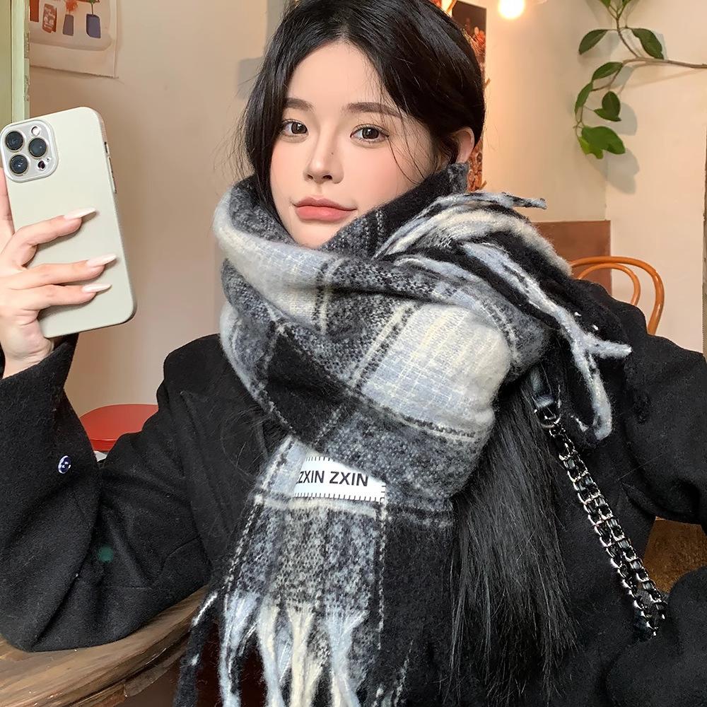Korean atmosphere Mohair plaid plush scarf women's 1116 autumn and winter warm atmosphere couple scarf