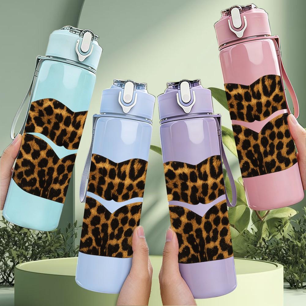 1PC Leopard Lips Texture Print 750ml Color Plastic Sports Water Bottle Leakproof Flip Straw Lid Suitable for Sports Office Home Use