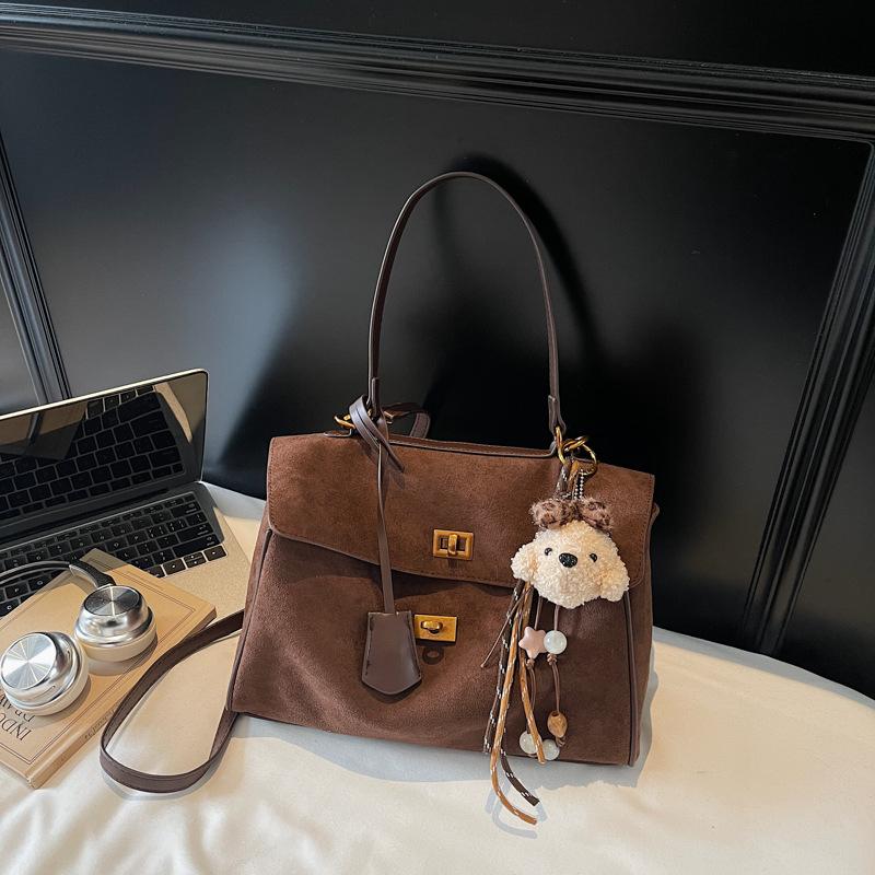 Premium Commuter Retro Matte Messenger Bag 2025 Autumn and Winter New Women's Shoulder Underarm Bag Portable Tote Bag