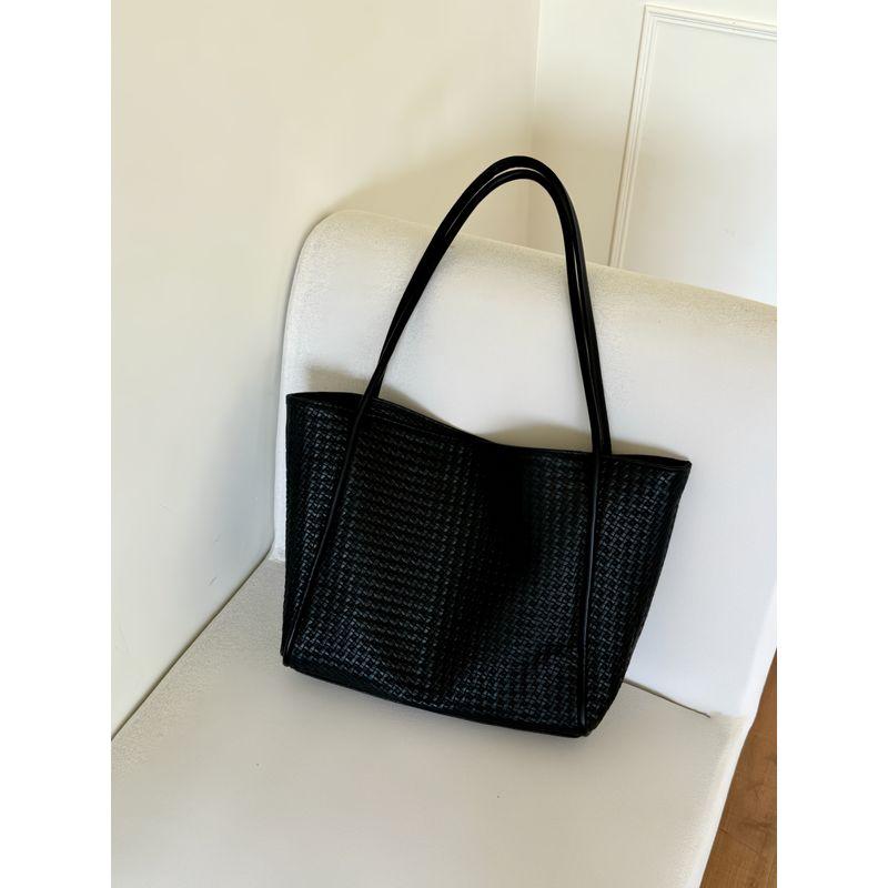 

Diudiu Niche Design Early Eight Tong Qin Versatile Large Capacity Tote Bag Woven Elegant Casual Portable Shoulder Bag Black