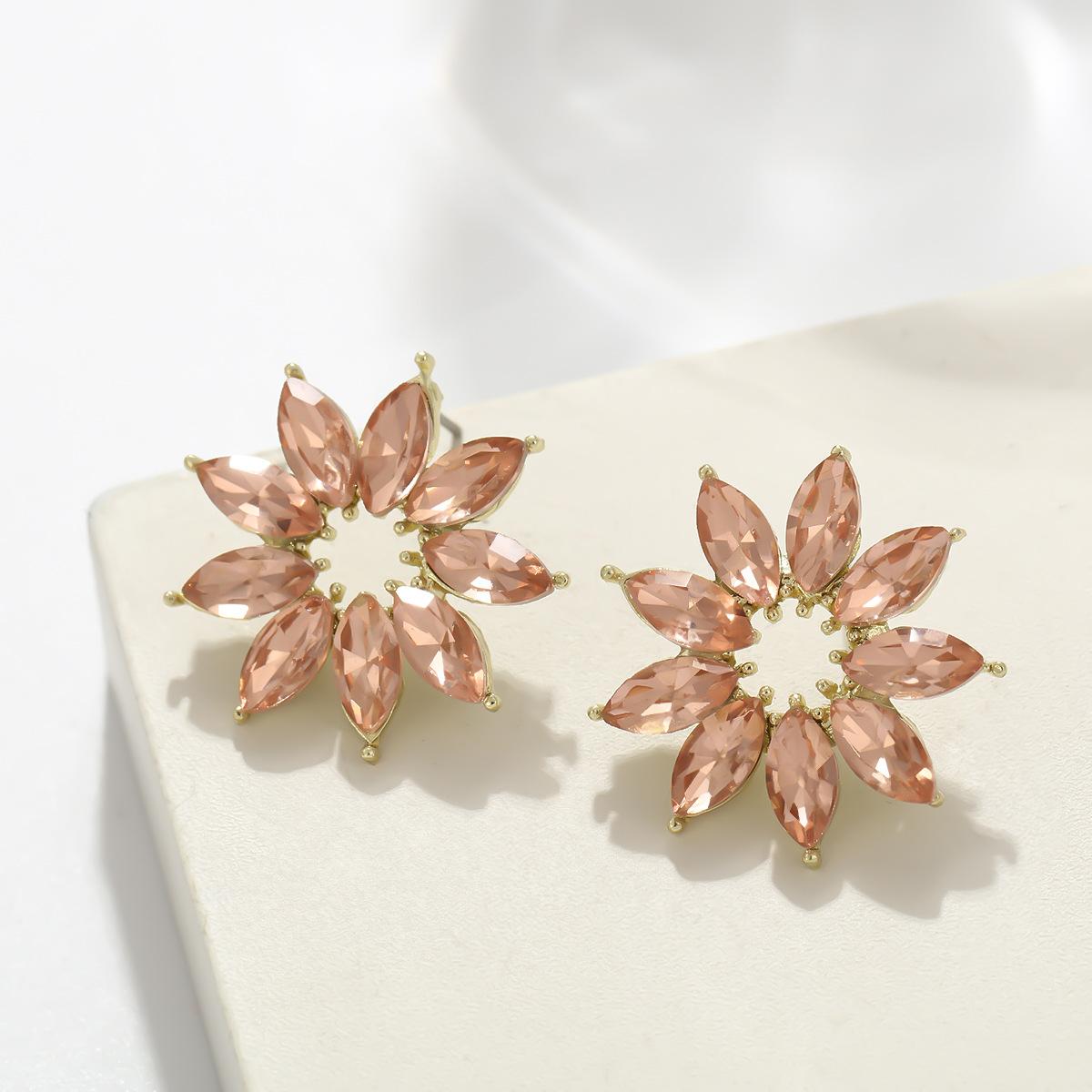 

Trendy Stylishretro Earrings Accessible Luxuryclassy Sense Fashion Earrings Niche Styleelegant Socialite Earrings