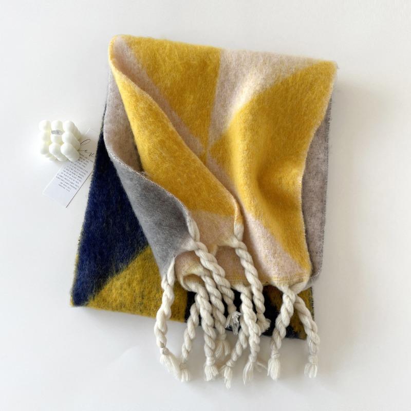 

Scarf Fashion color matching Mohair scarf Women s color collision Soft and skin-friendly Autumn and winter fringed scarf 220*43