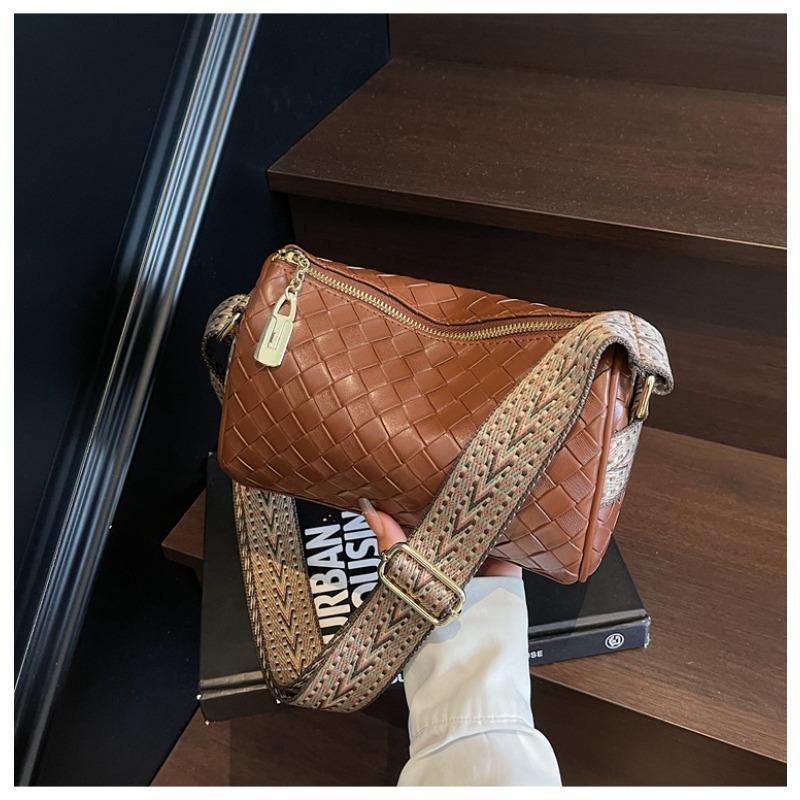 

Popular small bag women s new fashion niche broadband shoulder messenger bag women s bag pillow bag коричневый