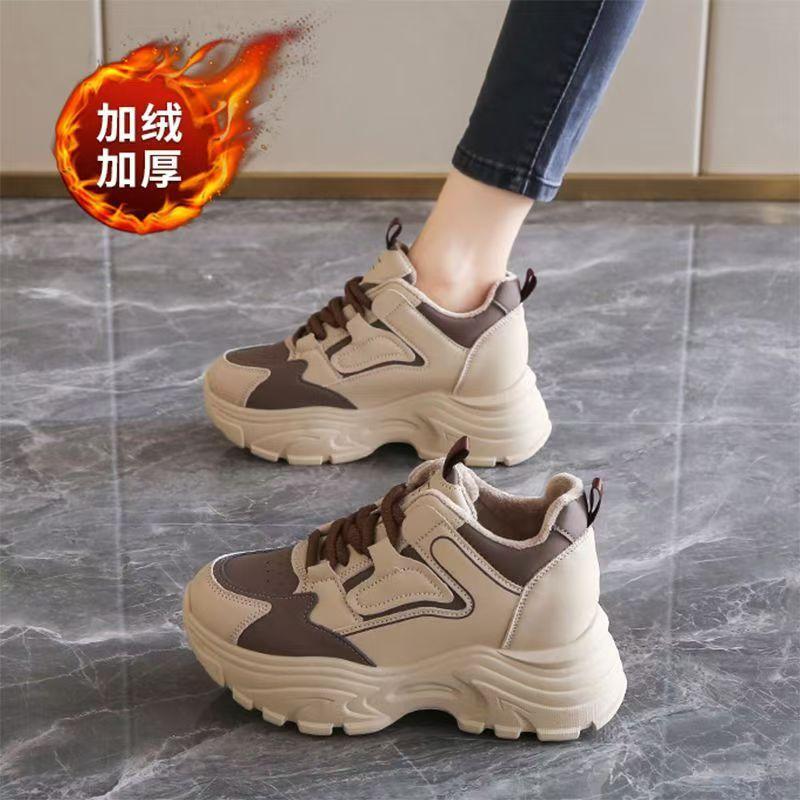 New Spring and Autumn Platform Dad Shoes Women's Inner Height Increase Lightweight Sports Shoes Super Fire Small Casual Shoes