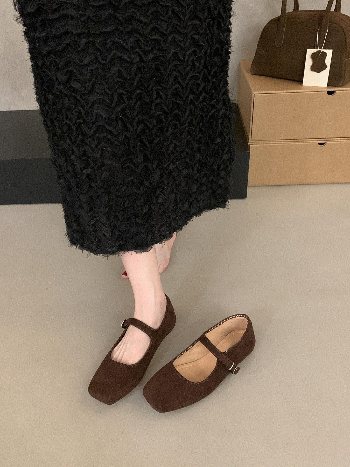 

French retro suede flat Mary Jane shoes women s 2025 autumn new one-word buckle with soft-soled ballet shoes 40