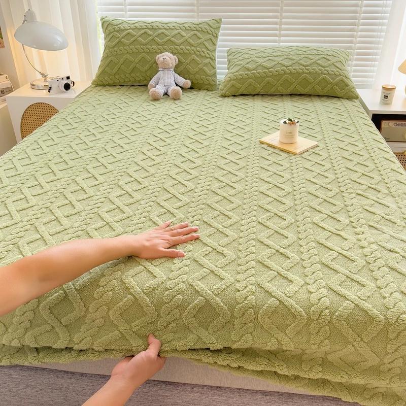 Flannel Sheets Fashion Solid Color Jacquard Comfortable Soft Elastic Bedspread Coral Fleece Fluffy Fitted Bed Sheets for Bed