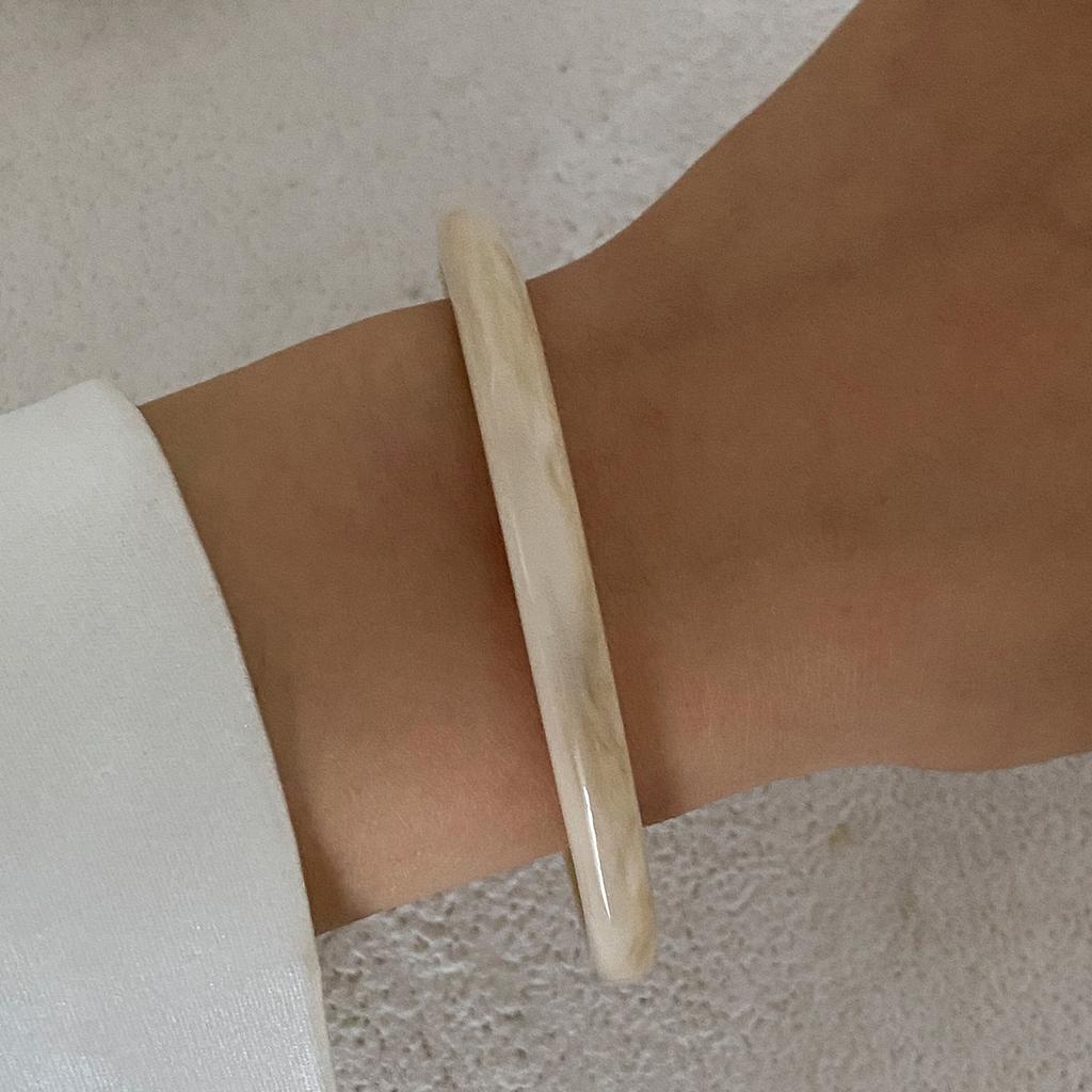Ingemark 2025 Trendy Irregular Resin Bangles Bracelets for Women Punk Minimalist Chic Chunky Bracelets Charm Wearing Jewelry
